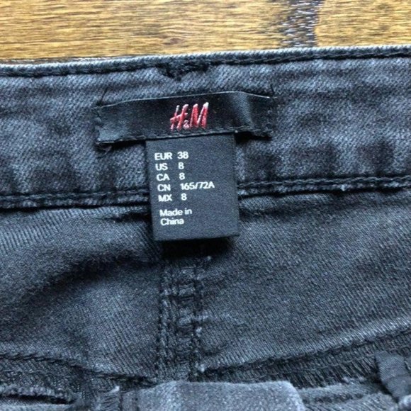 Lot of 2 Women’s Denim Mini Skirts - H&M - Picture 9 of 9